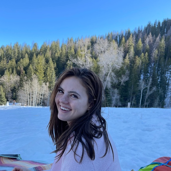 Meet your Posher, Nina - Picture 1 of 1